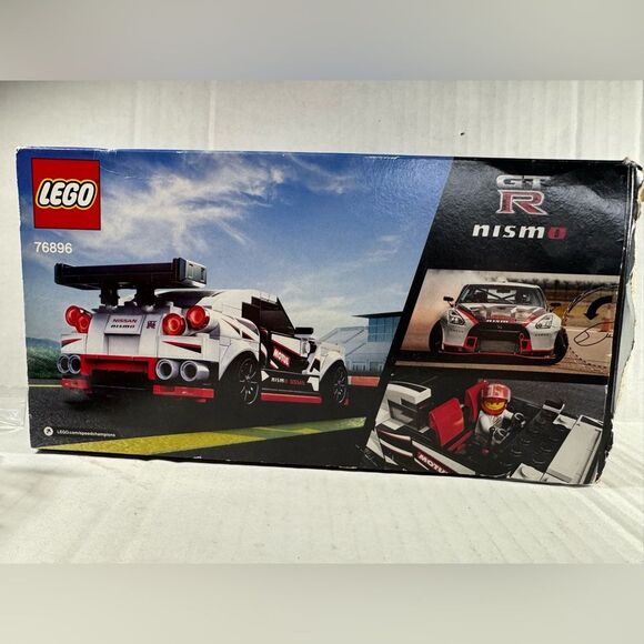 LEGO Speed Champions Nissan GT-R NISMO 76896 Complete w/ Minifig, Instruct, Box - Picture 7 of 7